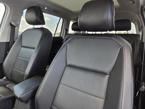 Used 2021 Volkswagen Tiguan SE w/ Panoramic Sunroof Package AWD/4WD image 25