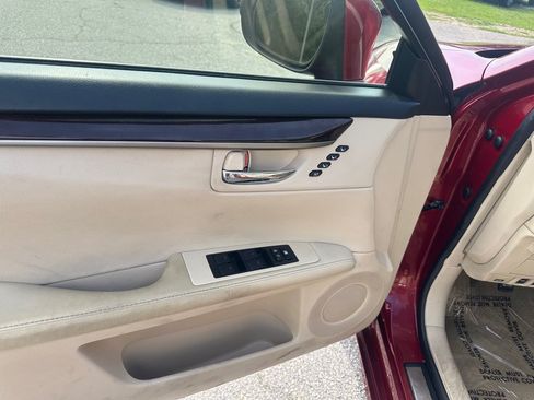 Used 2013 Lexus ES 350 w/ Luxury Pkg FWD image 12