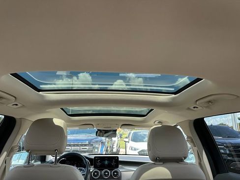 Used 2022 Mercedes-Benz GLC 300 4MATIC w/ Premium Package Lite image 10