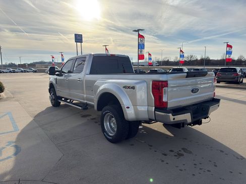 Used 2017 Ford F350 Lariat w/ Chrome Package image 7