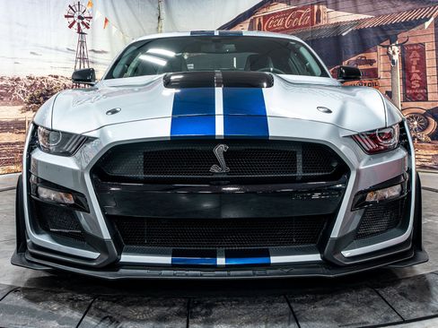 Used 2022 Ford Mustang Shelby GT500 w/ Carbon Fiber Track Pack image 3