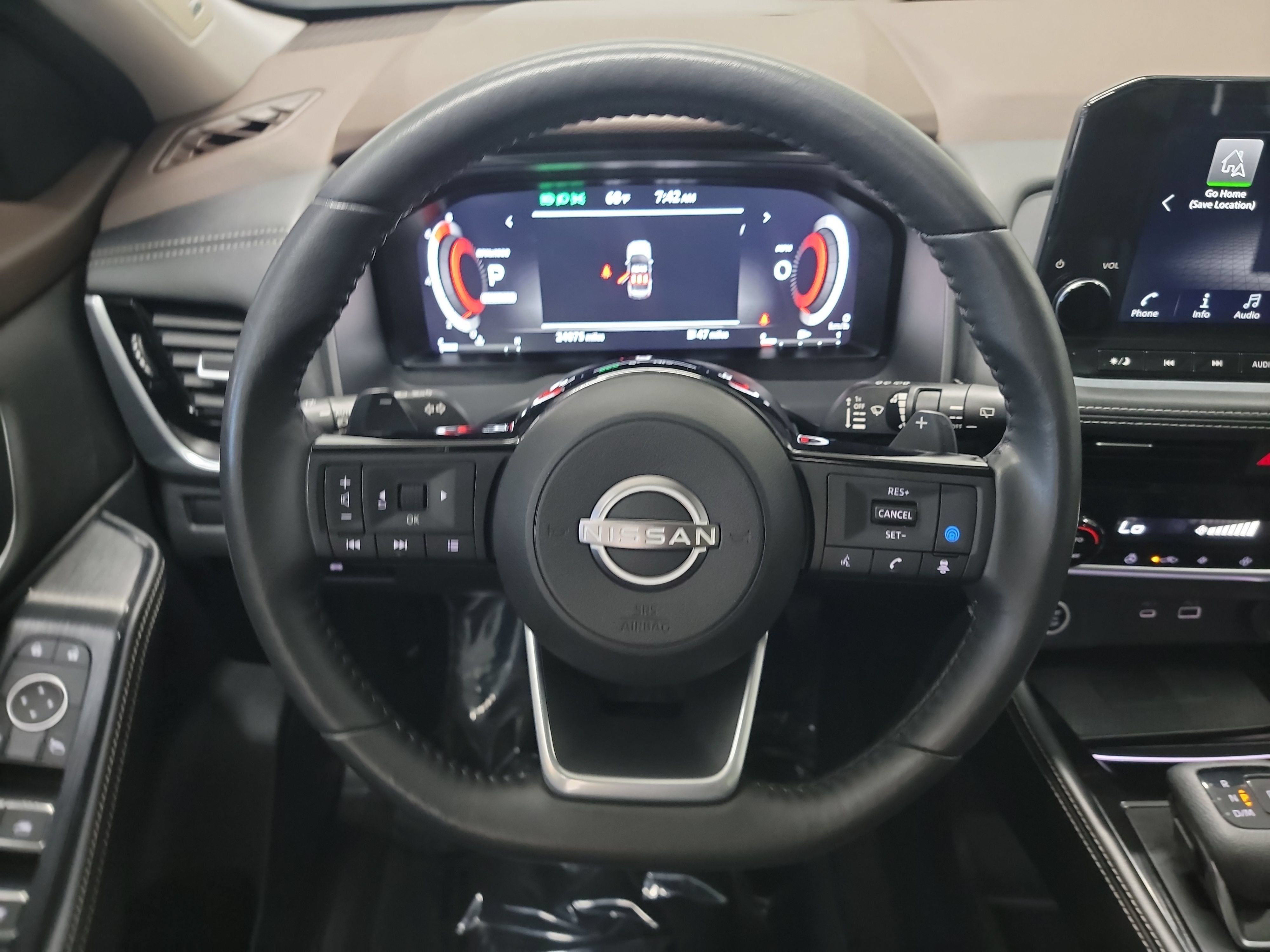 Used 2023 Nissan Rogue Platinum FWD image 17