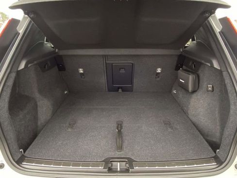 Used 2023 Volvo XC40 B5 Ultimate w/ Protection Package Premier image 8