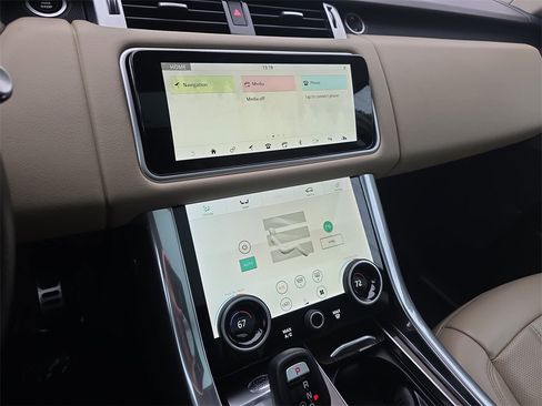 Used 2020 Land Rover Range Rover Sport HSE image 24