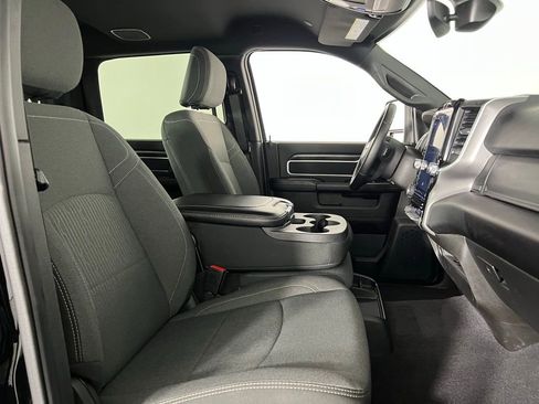 Used 2024 RAM 2500 Big Horn w/ Sport Appearance Package image 39