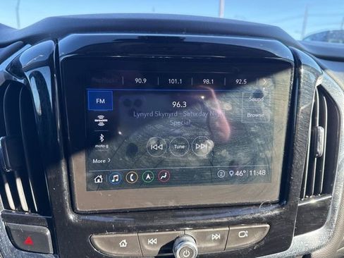 Used 2021 Chevrolet Traverse LT w/ LT Premium Package image 27