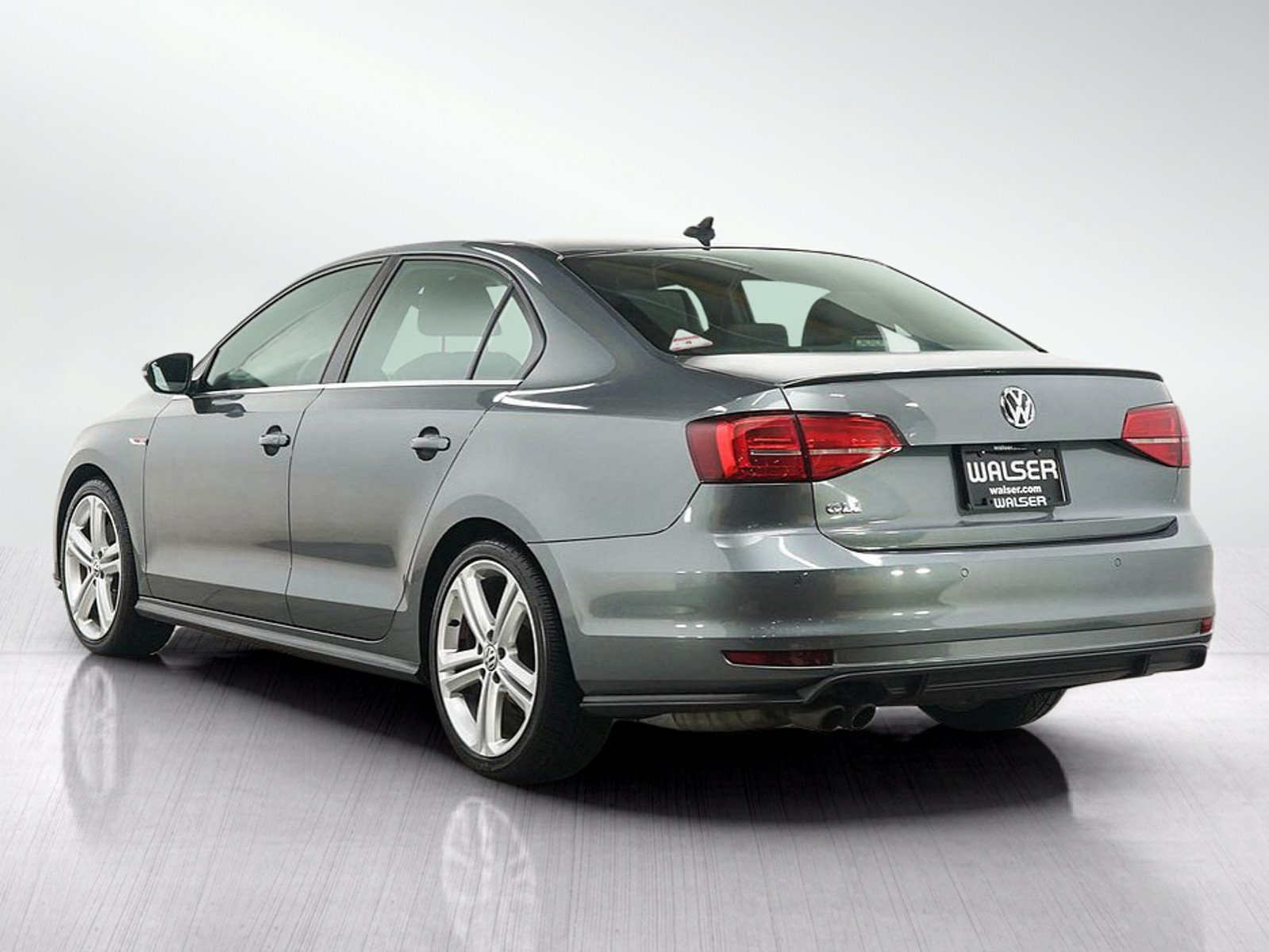 Used 2017 Volkswagen Jetta GLI FWD image 3