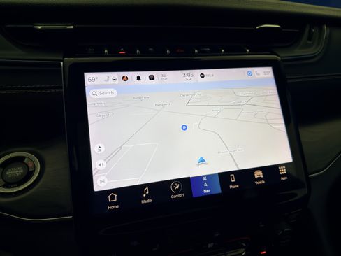 Used 2022 Jeep Grand Cherokee Limited image 20