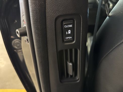 Used 2024 Honda Odyssey EX-L image 27