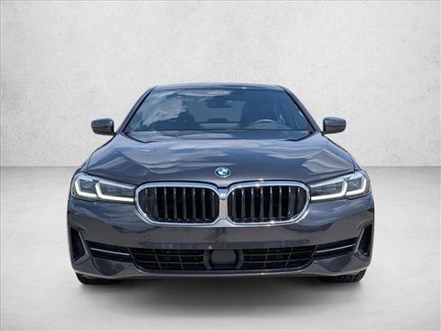 Used 2022 BMW 530i w/ Premium Package image 2