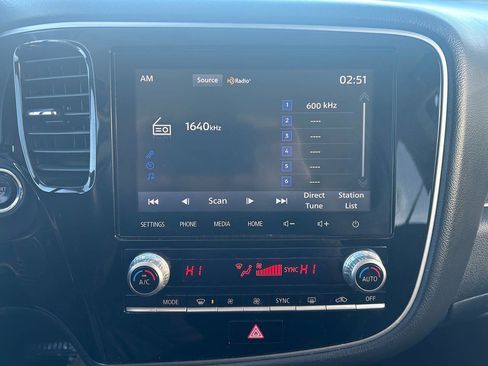 Used 2020 Mitsubishi Outlander SEL image 15