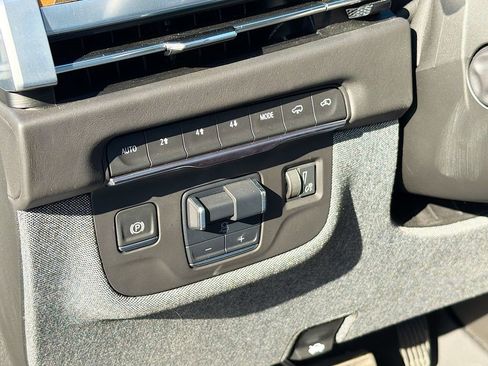 Certified 2025 Cadillac Escalade ESV Sport Platinum AWD/4WD image 7