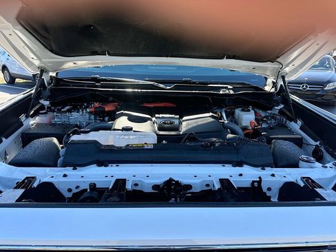 Used 2025 Toyota Sequoia Platinum image 32