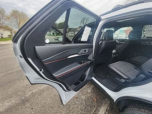 New 2026 Ford Explorer ST-Line AWD/4WD image 18