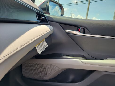Used 2021 Toyota Camry SE FWD image 27