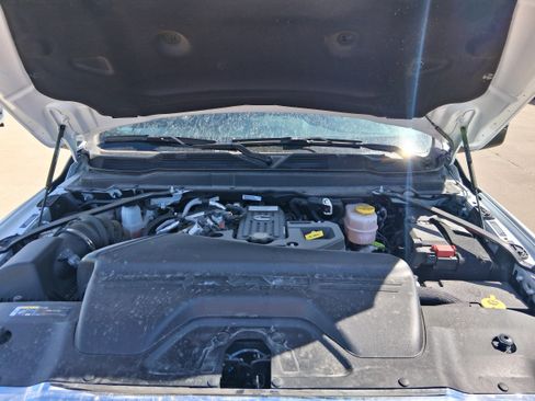 Used 2026 RAM 2500 Laramie AWD/4WD image 9
