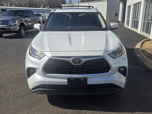 Used 2022 Toyota Highlander XLE image 27