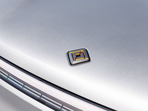 Used 2025 Rivian R1S Adventure image 14