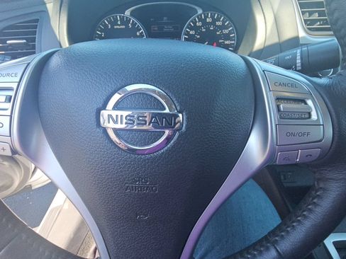 Used 2016 Nissan Altima 2.5 SV w/ Convenience Package FWD image 12