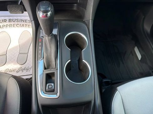 Used 2021 Chevrolet Equinox LS w/ LS Convenience Package FWD image 22
