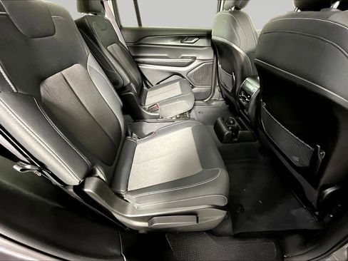 Used 2023 Jeep Grand Cherokee L Laredo AWD/4WD image 24