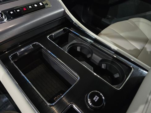 New 2026 Lincoln Aviator Premiere w/ Jet Appearance Package image 23