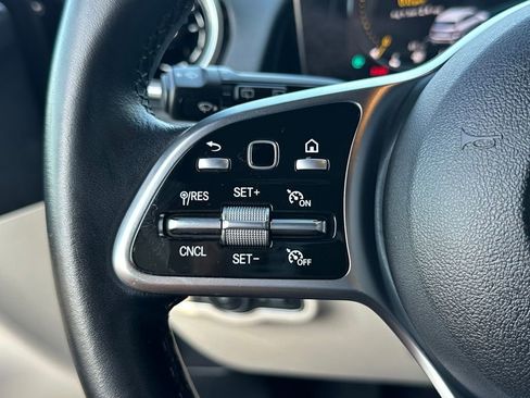 Used 2023 Mercedes-Benz GLB 250 4MATIC w/ Premium Package image 49