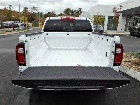 New 2026 GMC Canyon Elevation image 7