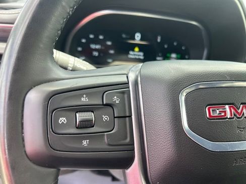 Used 2024 GMC Yukon SLT AWD/4WD image 17