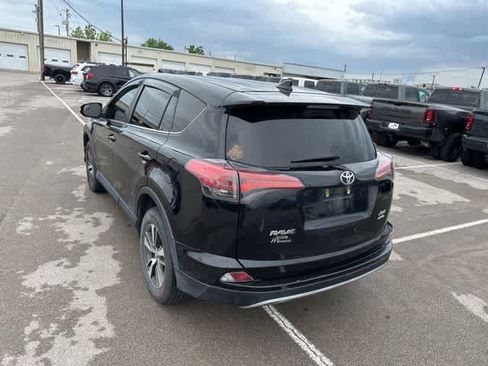 Used 2018 Toyota RAV4 XLE AWD/4WD image 15