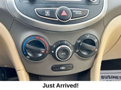 Used 2014 Hyundai Accent GLS image 24