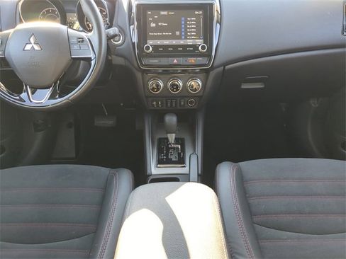 Used 2024 Mitsubishi Outlander Sport SE image 17