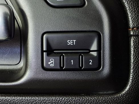 Used 2020 GMC Sierra 2500 AT4 w/ AT4 Premium Package image 18