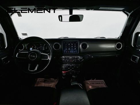Used 2022 Jeep Wrangler Unlimited Rubicon 4xe w/ Dual Top Group AWD/4WD image 12