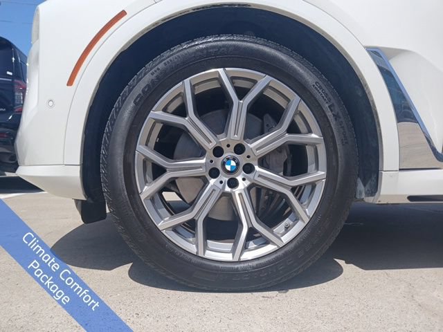 Used 2026 BMW X7 xDrive40i AWD/4WD image 5