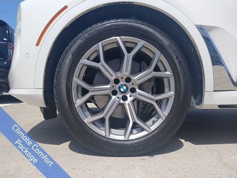 Used 2026 BMW X7 xDrive40i AWD/4WD image 5