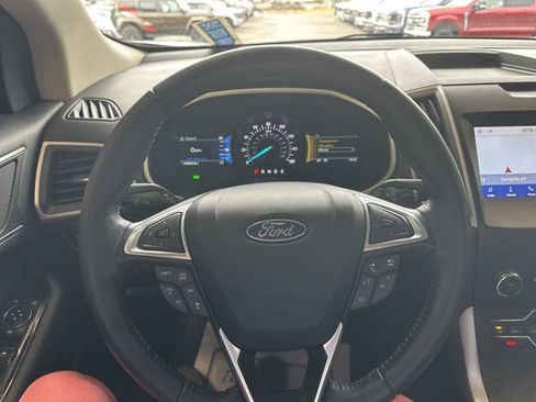 Used 2020 Ford Edge SEL w/ Convenience Package image 3