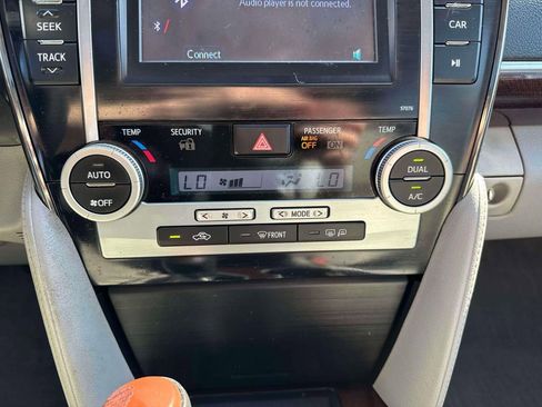 Used 2013 Toyota Camry XLE w/ Preferred Accessory Pkg image 29