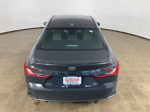 Used 2025 Toyota Camry SE image 11