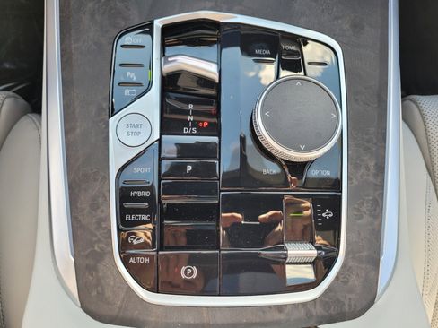 New 2025 BMW X5 xDrive50e w/ Climate Comfort Package image 26