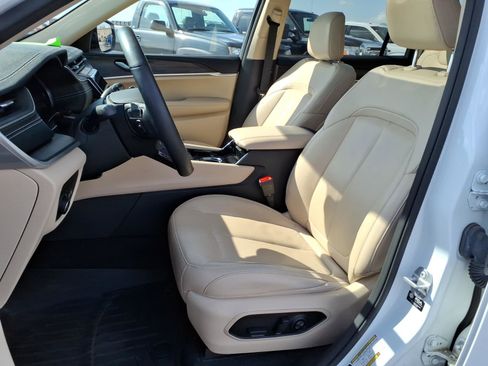 Used 2021 Jeep Grand Cherokee L Limited AWD/4WD image 8