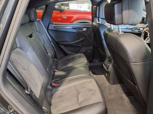 Used 2020 Porsche Macan AWD/4WD image 27
