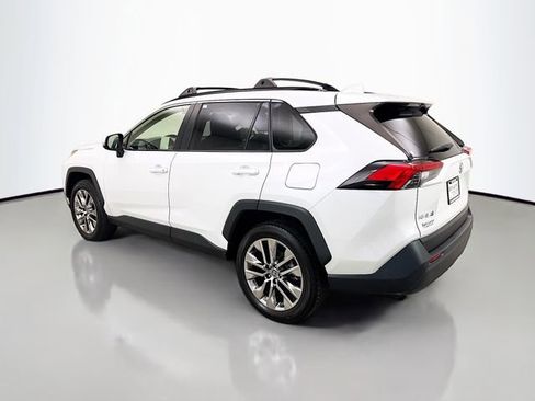 Used 2023 Toyota RAV4 XLE Premium image 5