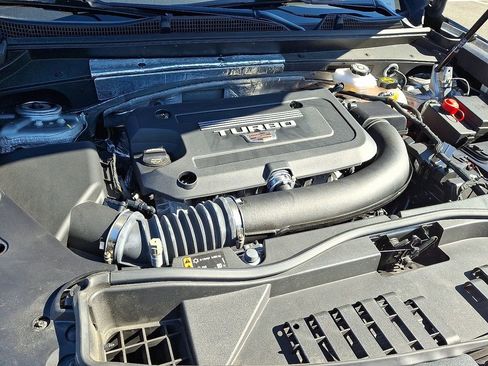 Certified 2025 Cadillac XT4 Premium Luxury image 28