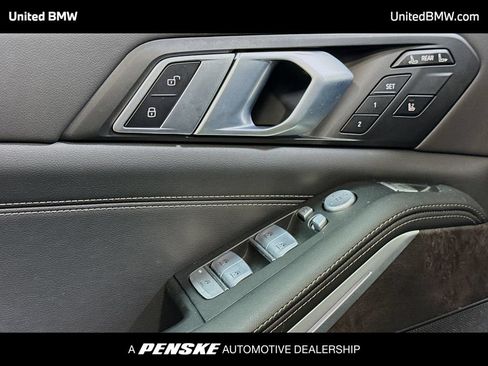 Used 2025 BMW X7 xDrive40i w/ Climate Comfort Package AWD/4WD image 3