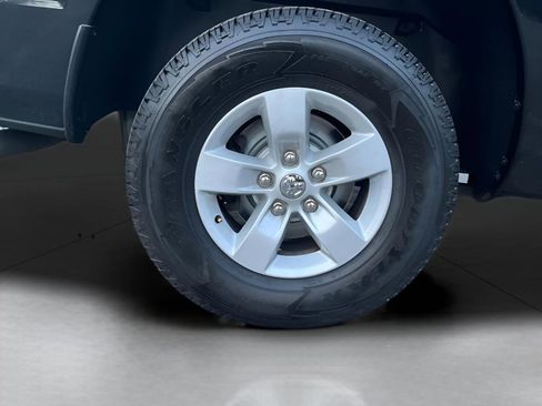 Used 2018 RAM 1500 Classic SLT image 15