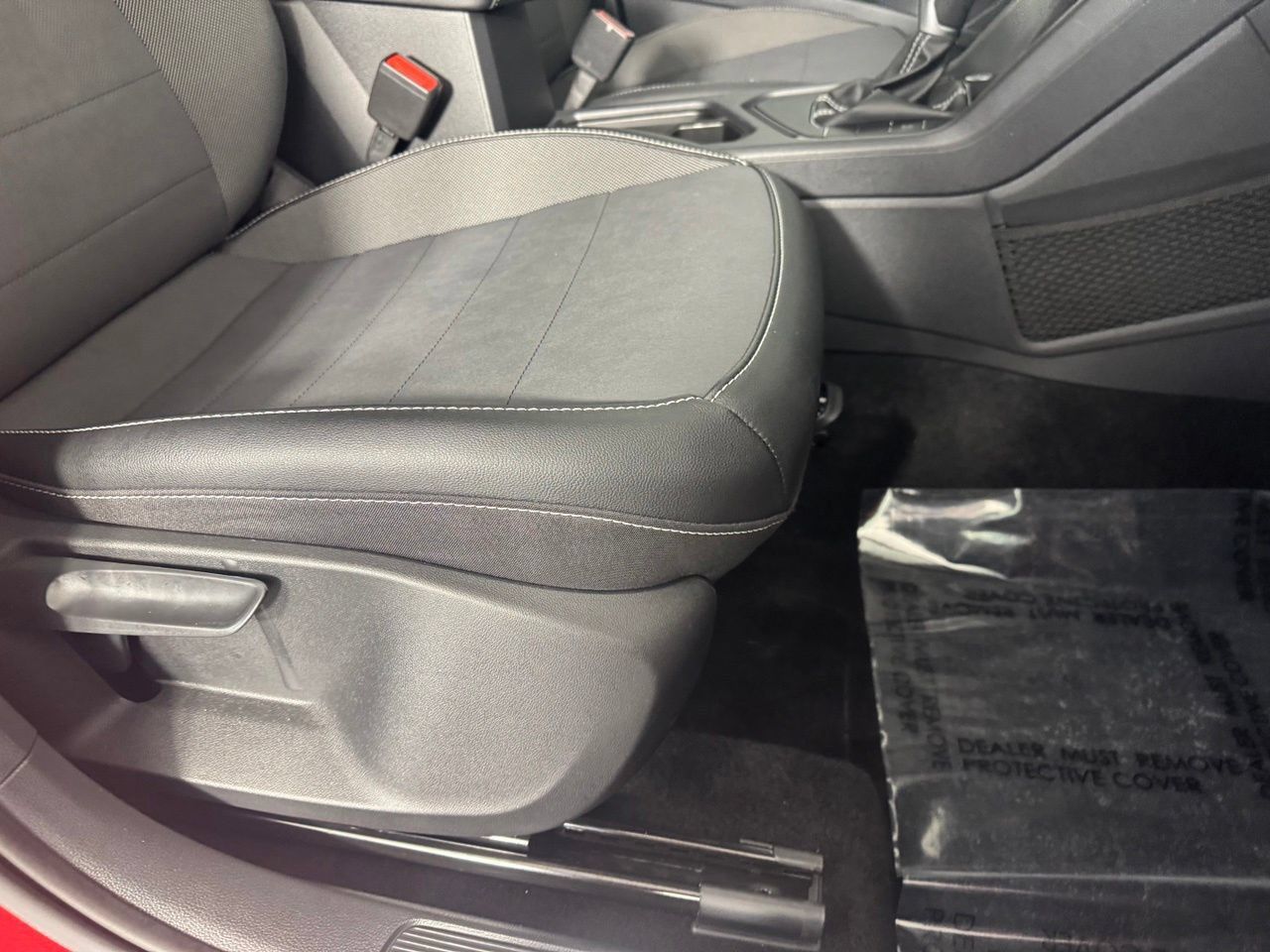 Used 2023 Volkswagen Taos SE w/ Panoramic Sunroof Package FWD image 36