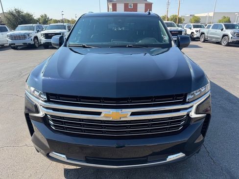 Used 2023 Chevrolet Suburban LT AWD/4WD image 9