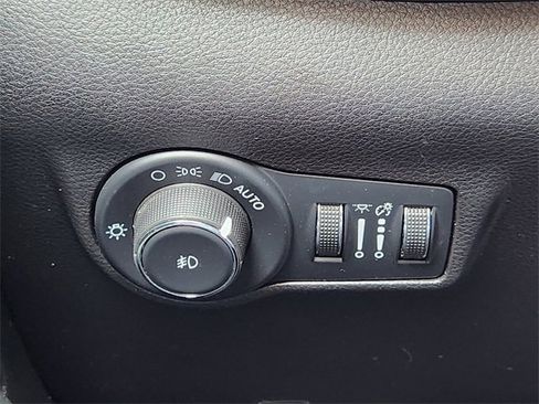 Certified 2023 Jeep Compass Altitude image 19