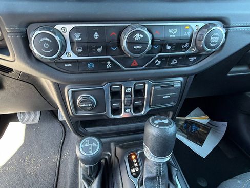 Used 2025 Jeep Wrangler Sahara w/ Safety Group image 31